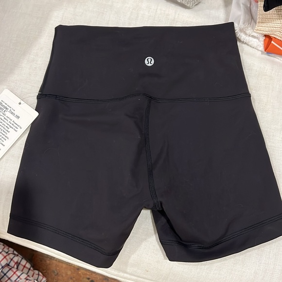 Lululemon black Wunder Train high rise shorts NEW - Picture 3 of 5